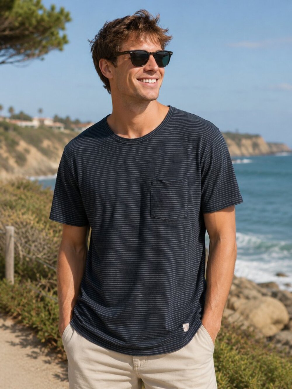 Marine Layer Men’s Saddle Pocket Navy and White Thin-Striped Tee Size XL